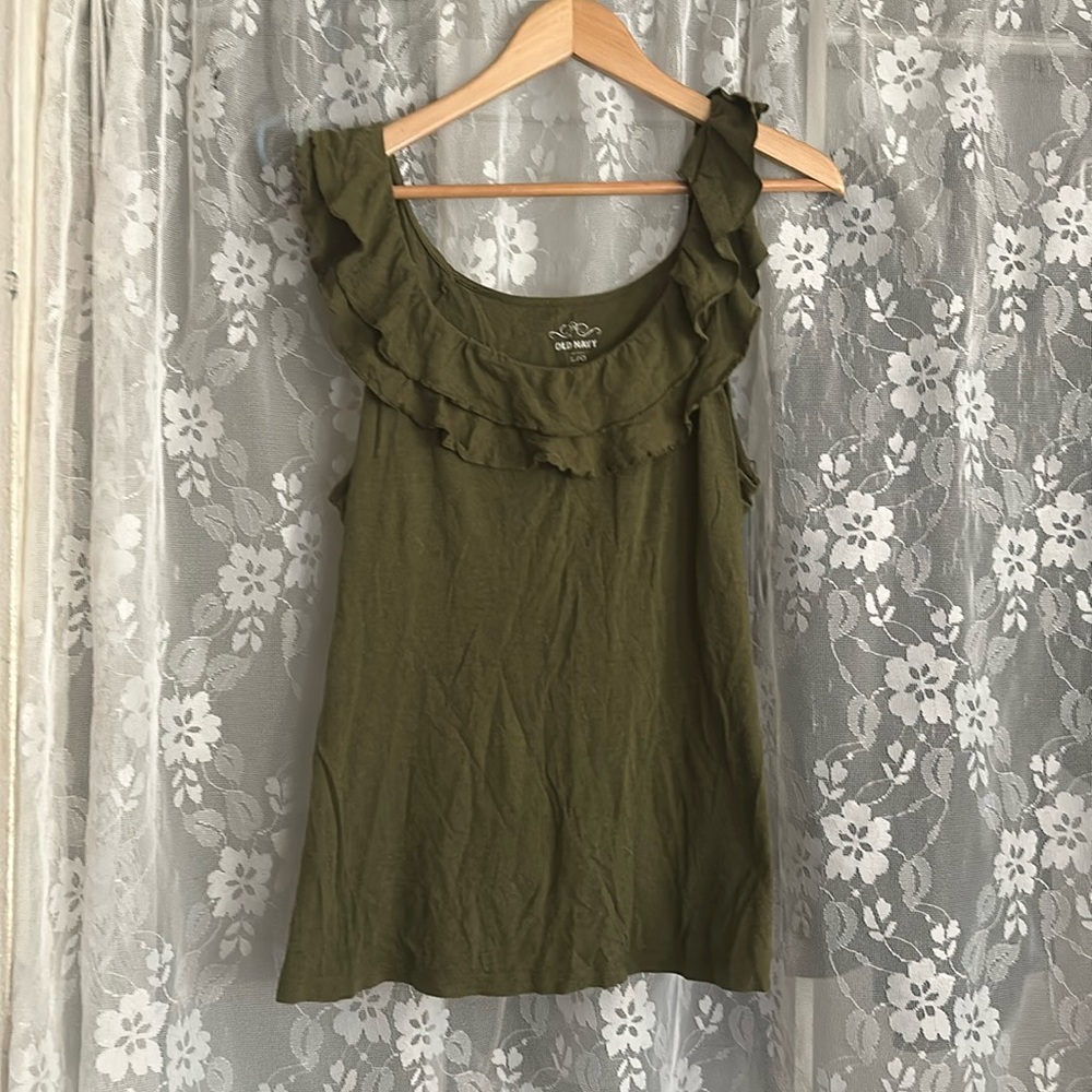Like new old navy dark green top.